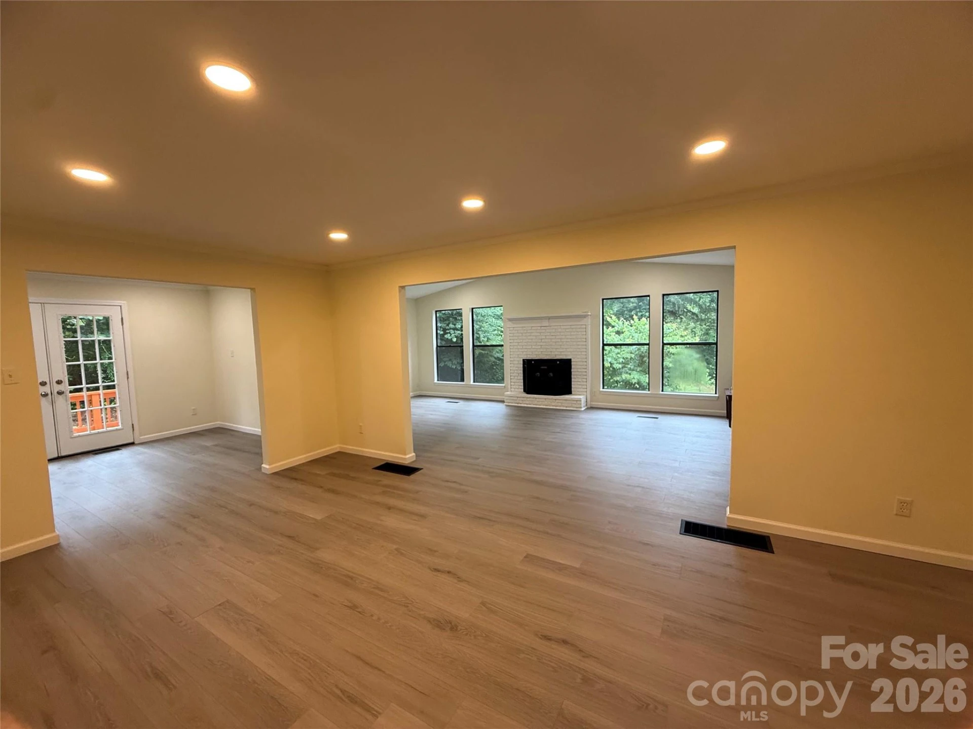 32 Mayfair Drive - Photo 18