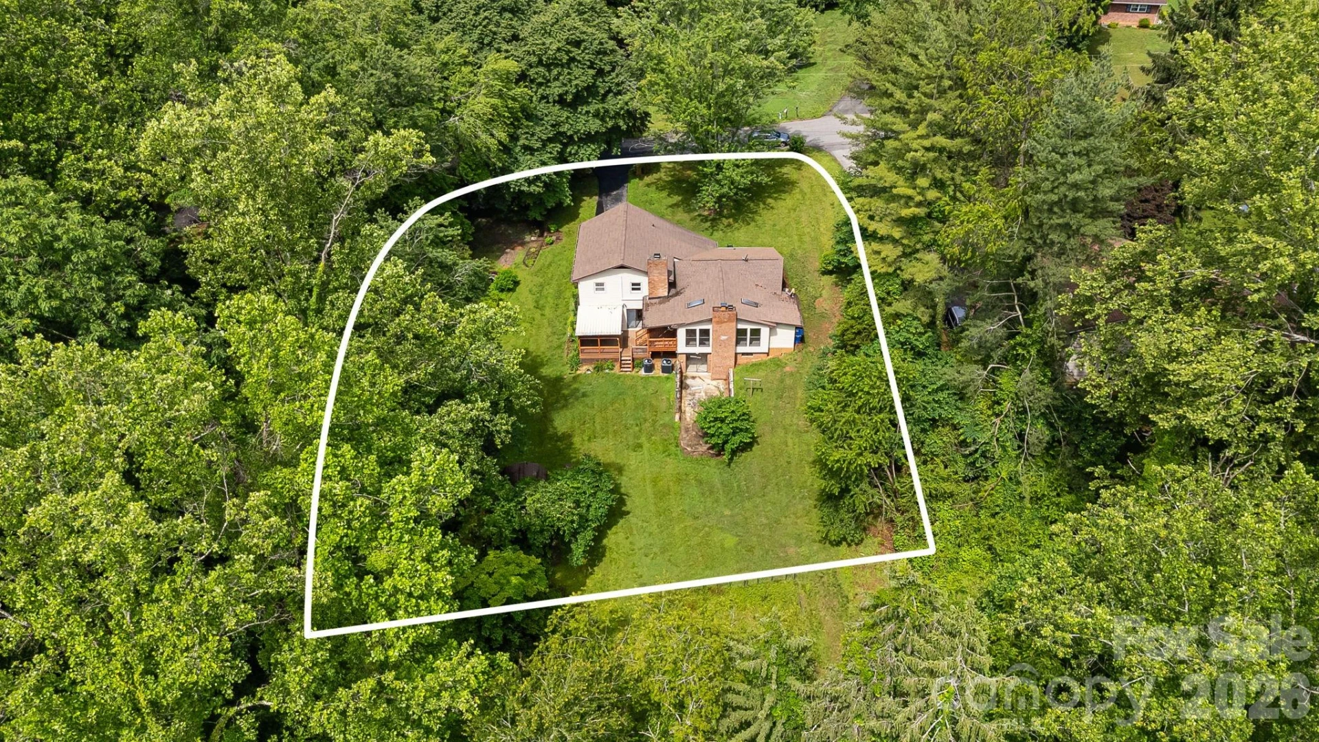 32 Mayfair Drive - Photo 3