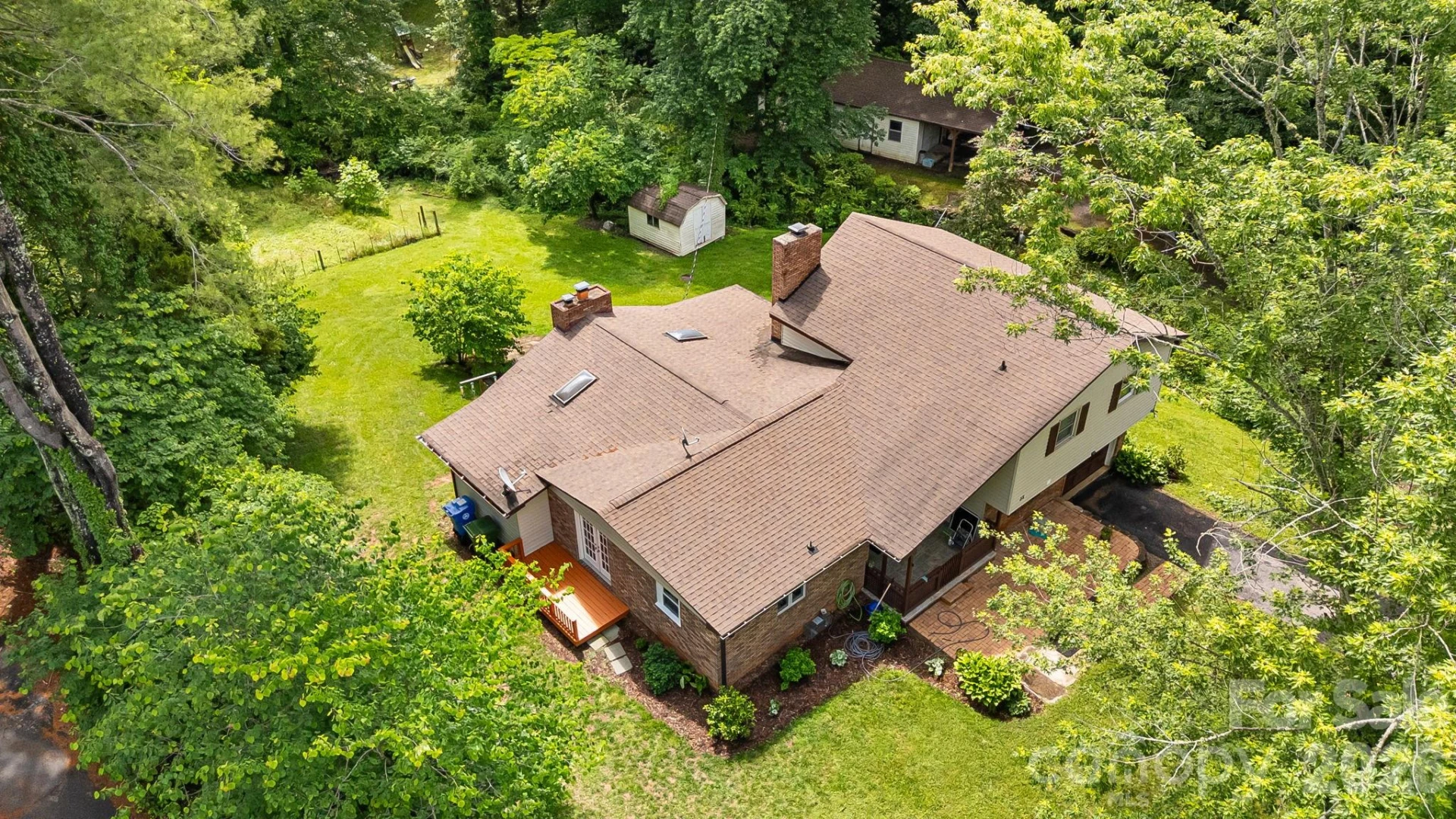 32 Mayfair Drive - Photo 4