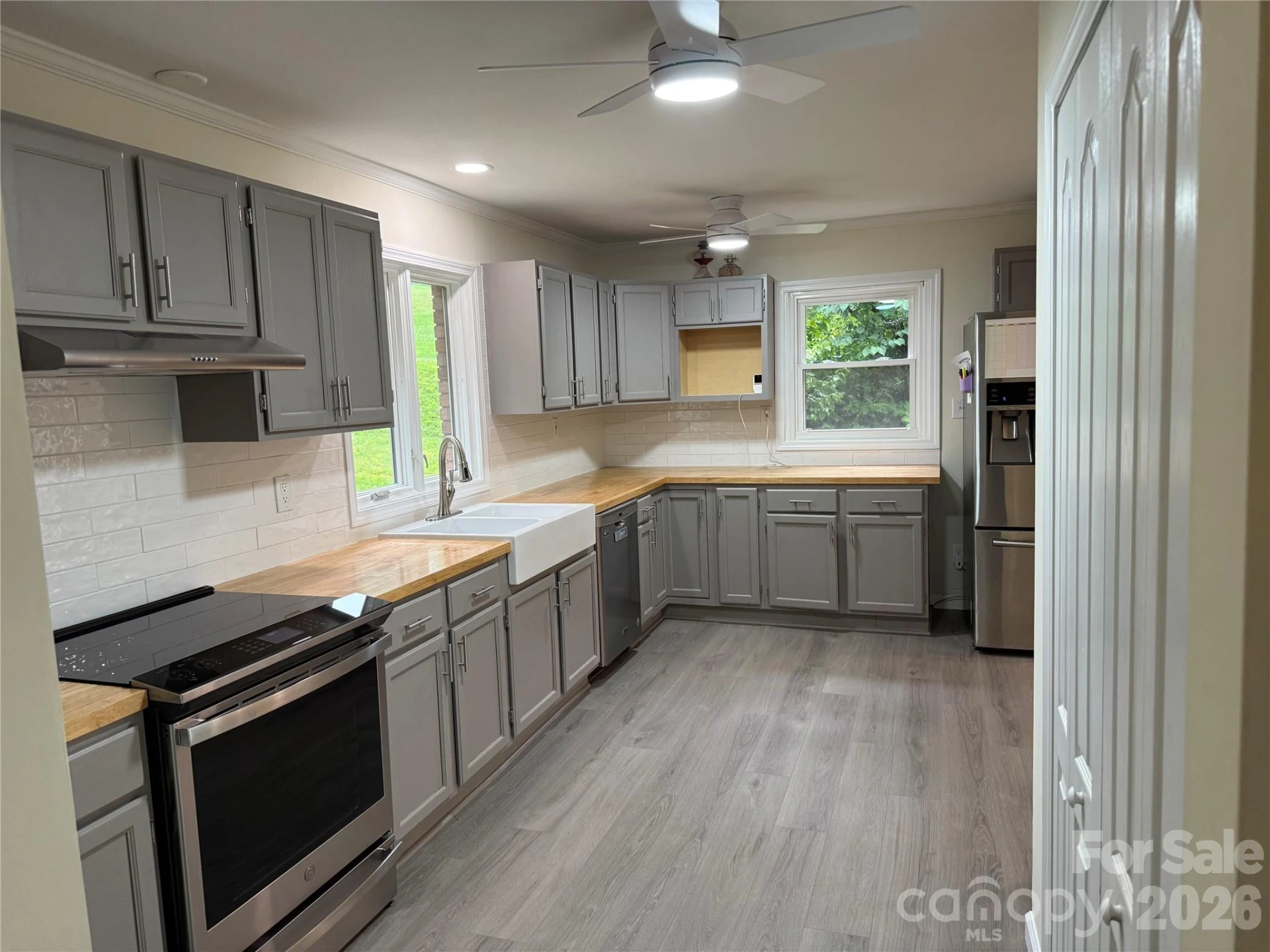 32 Mayfair Drive - Photo 9