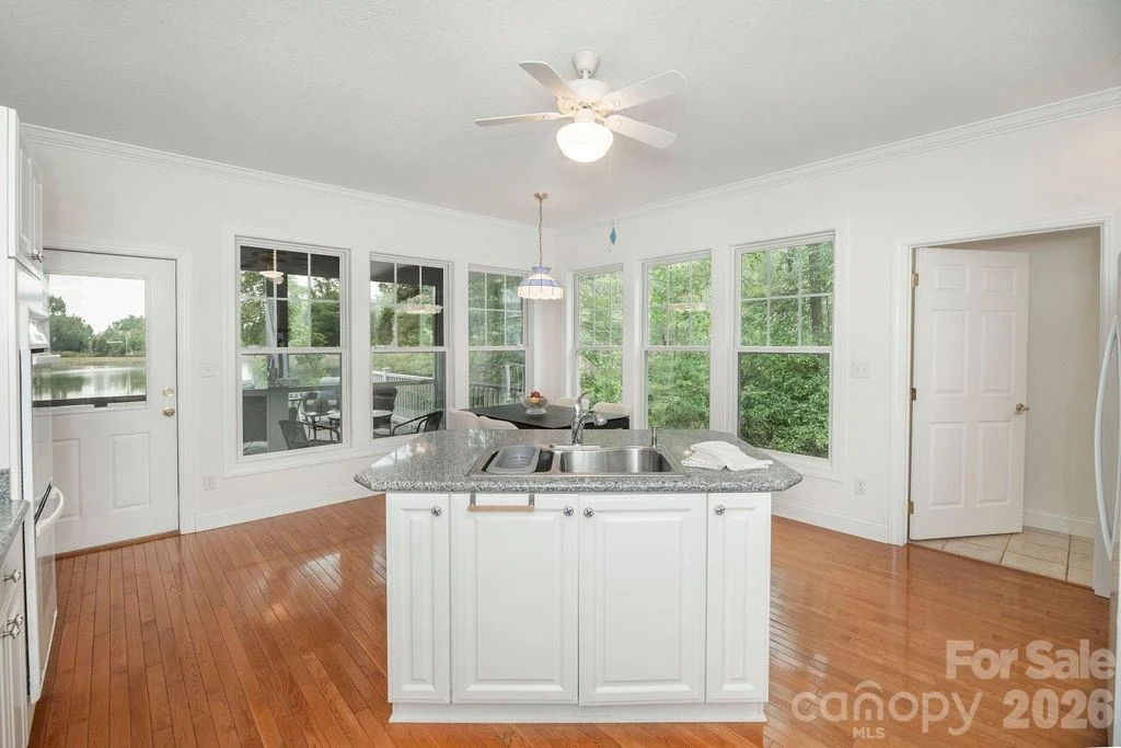 719 Deerlake Road - Photo 20