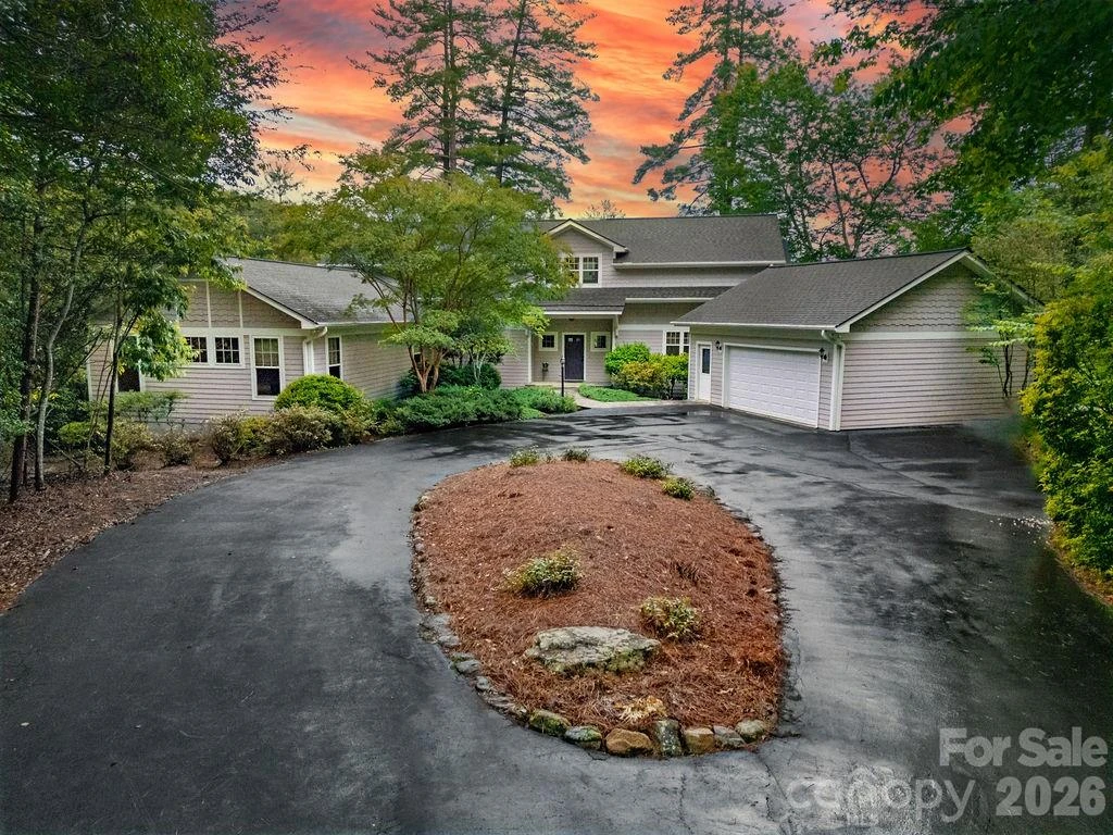 719 Deerlake Road - Photo 3