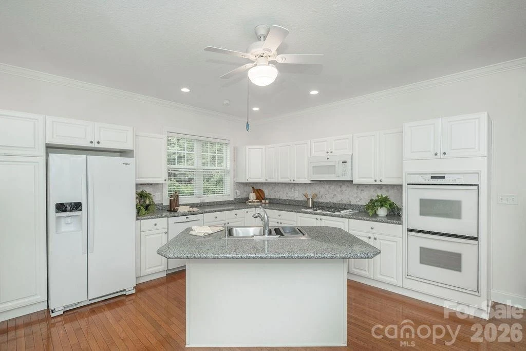 719 Deerlake Road - Photo 21