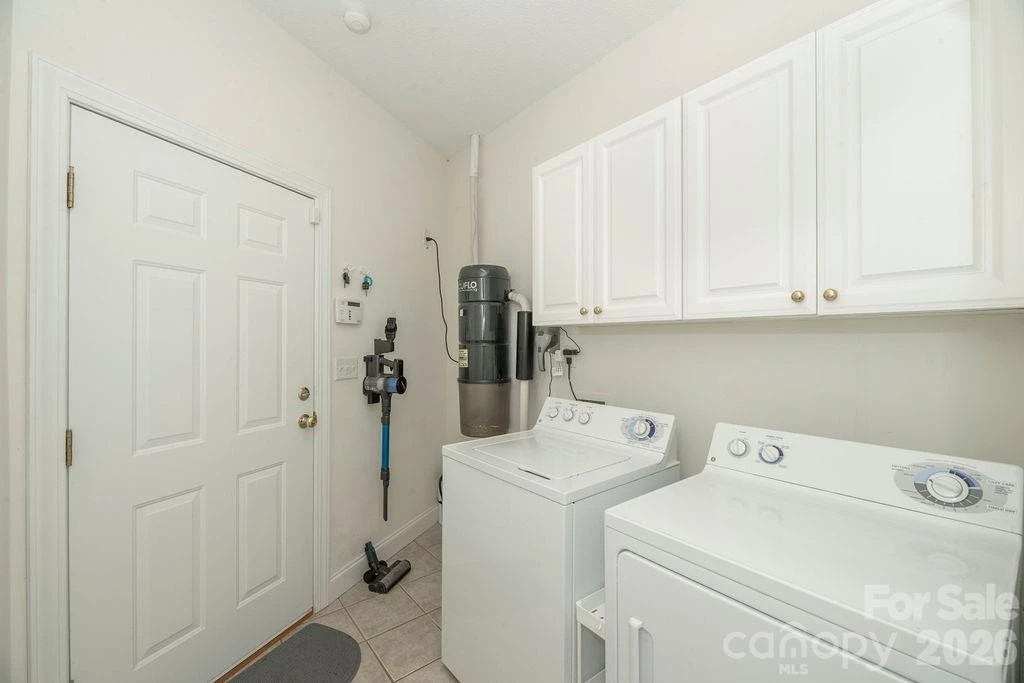 719 Deerlake Road - Photo 38
