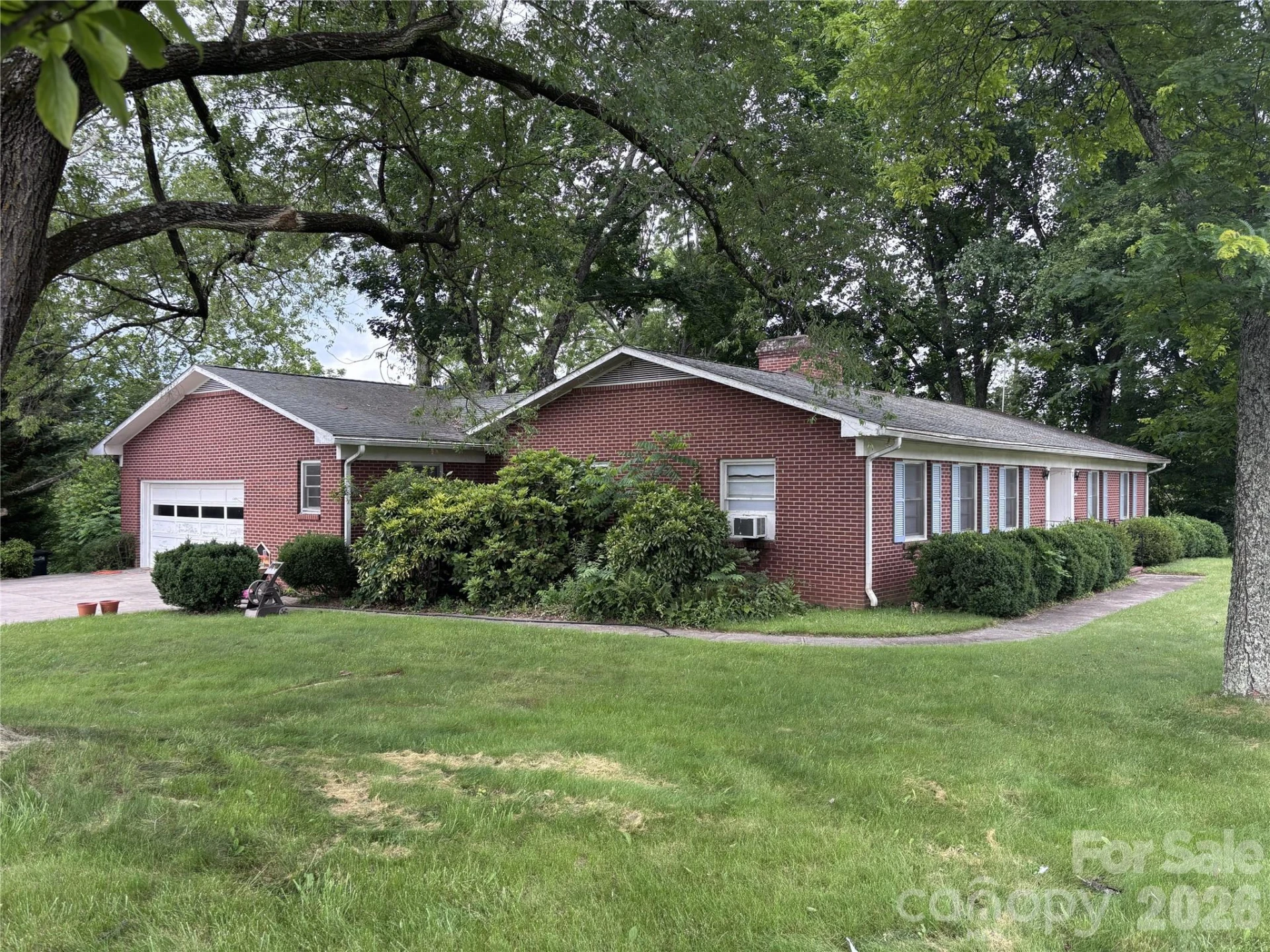625 Vance Street - Photo 2