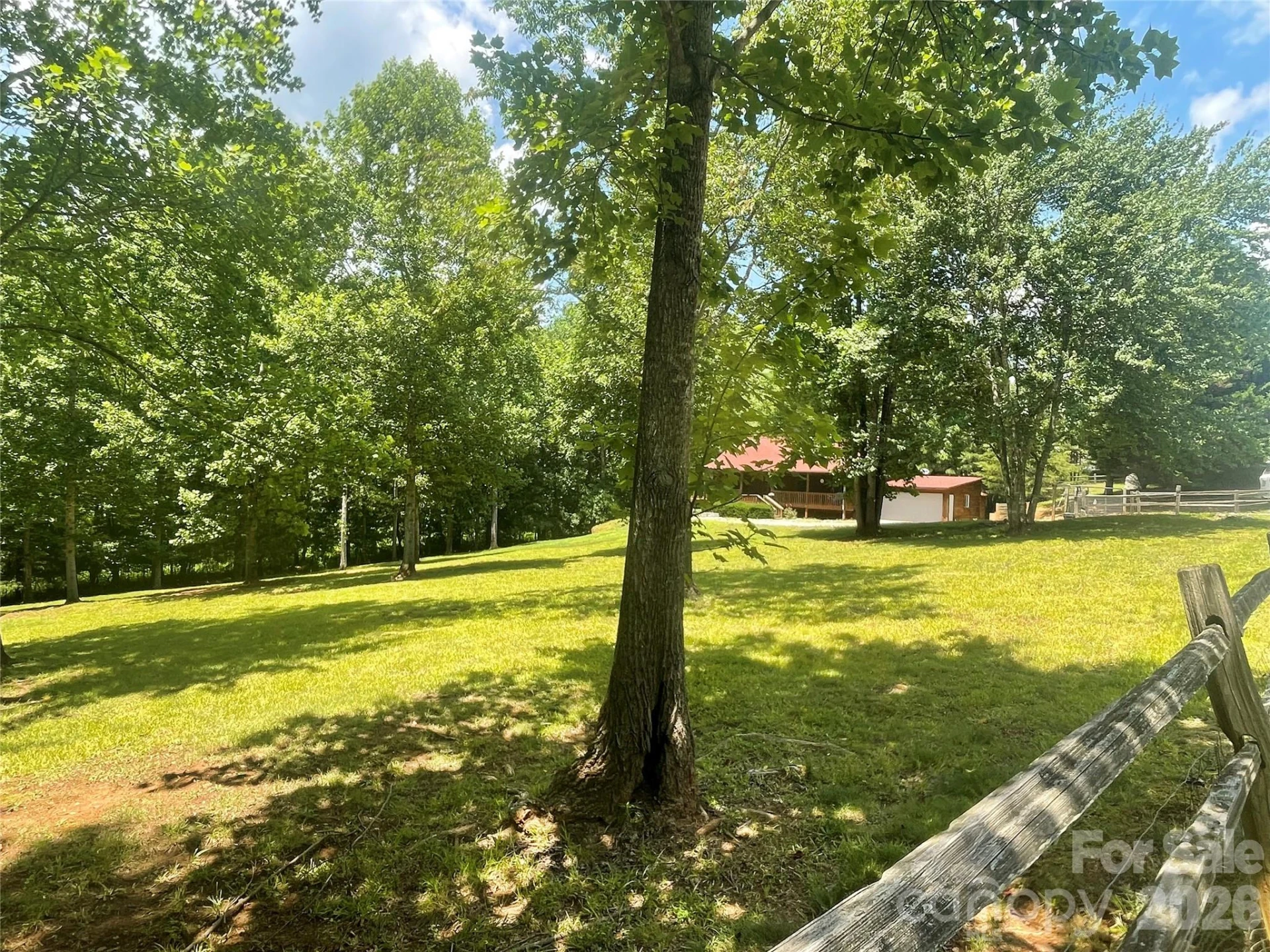 114 Woodstock Lane - Photo 2