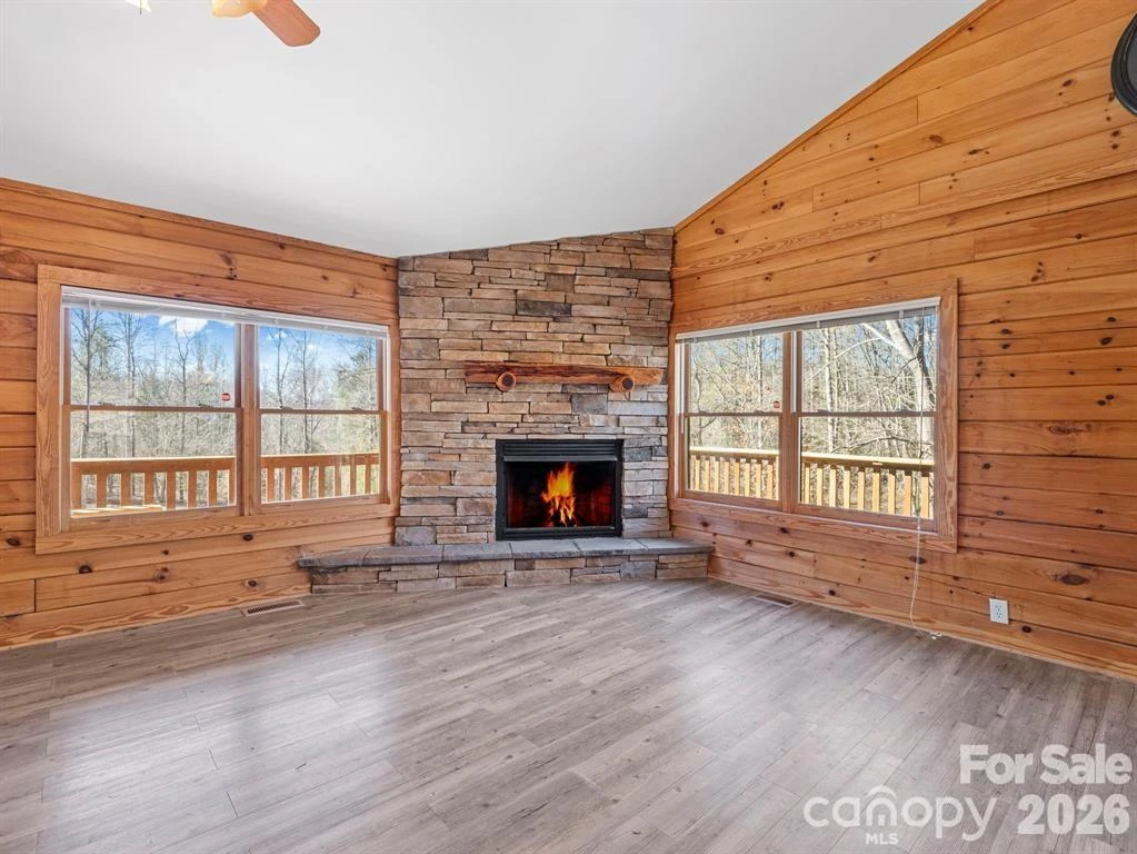 114 Woodstock Lane - Photo 4