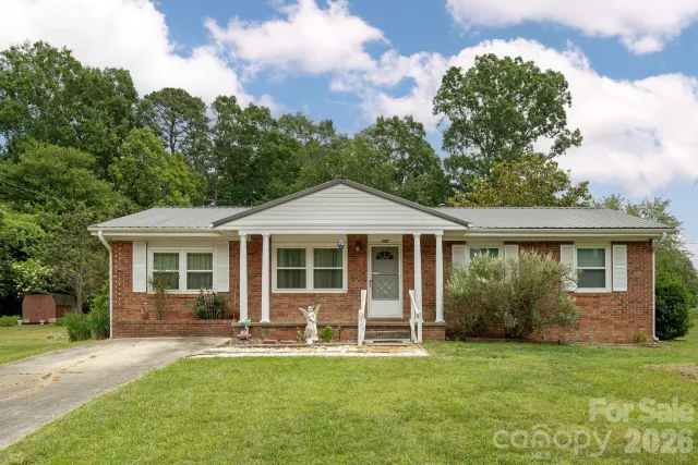 107 MAYWOOD Road, Hendersonville, NC, 28792