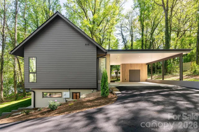 137 English Drive, Candler, NC, 28715