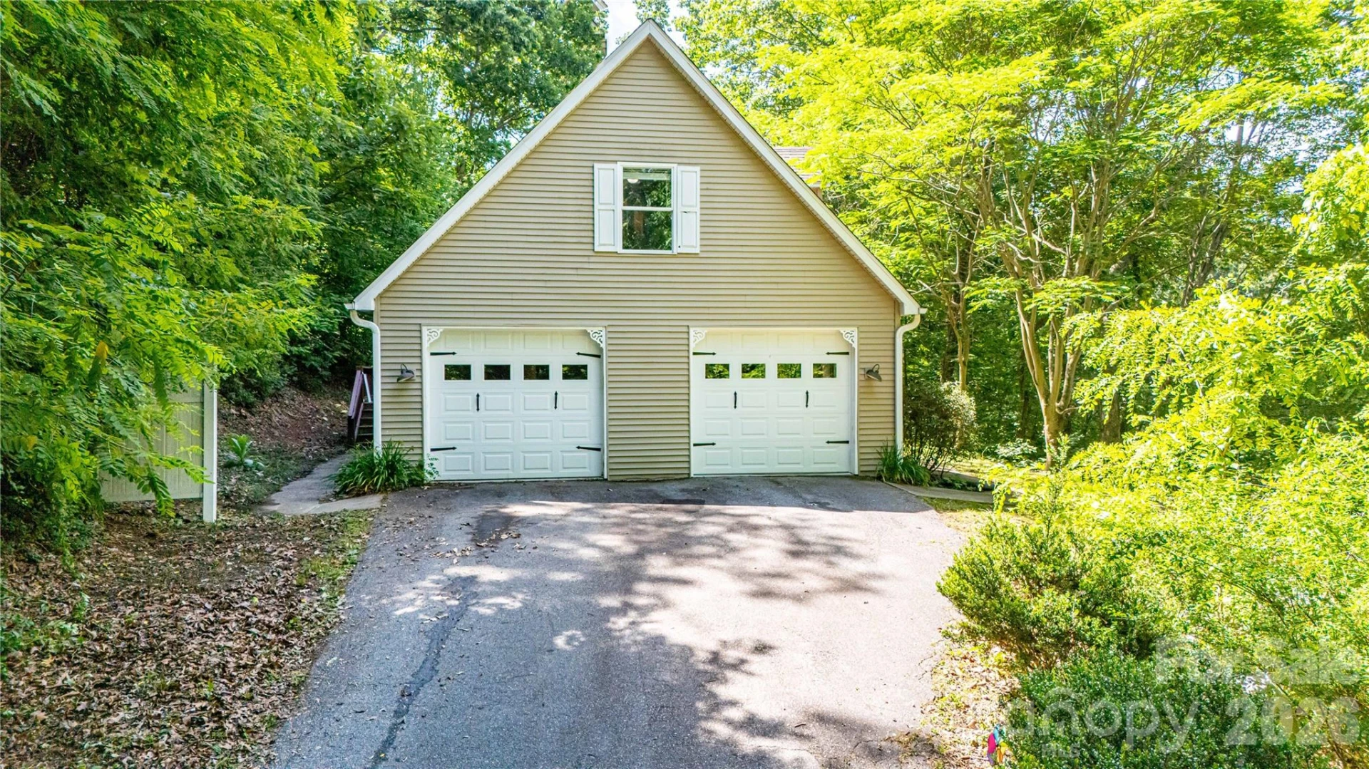 142 Blake Drive - Photo 2