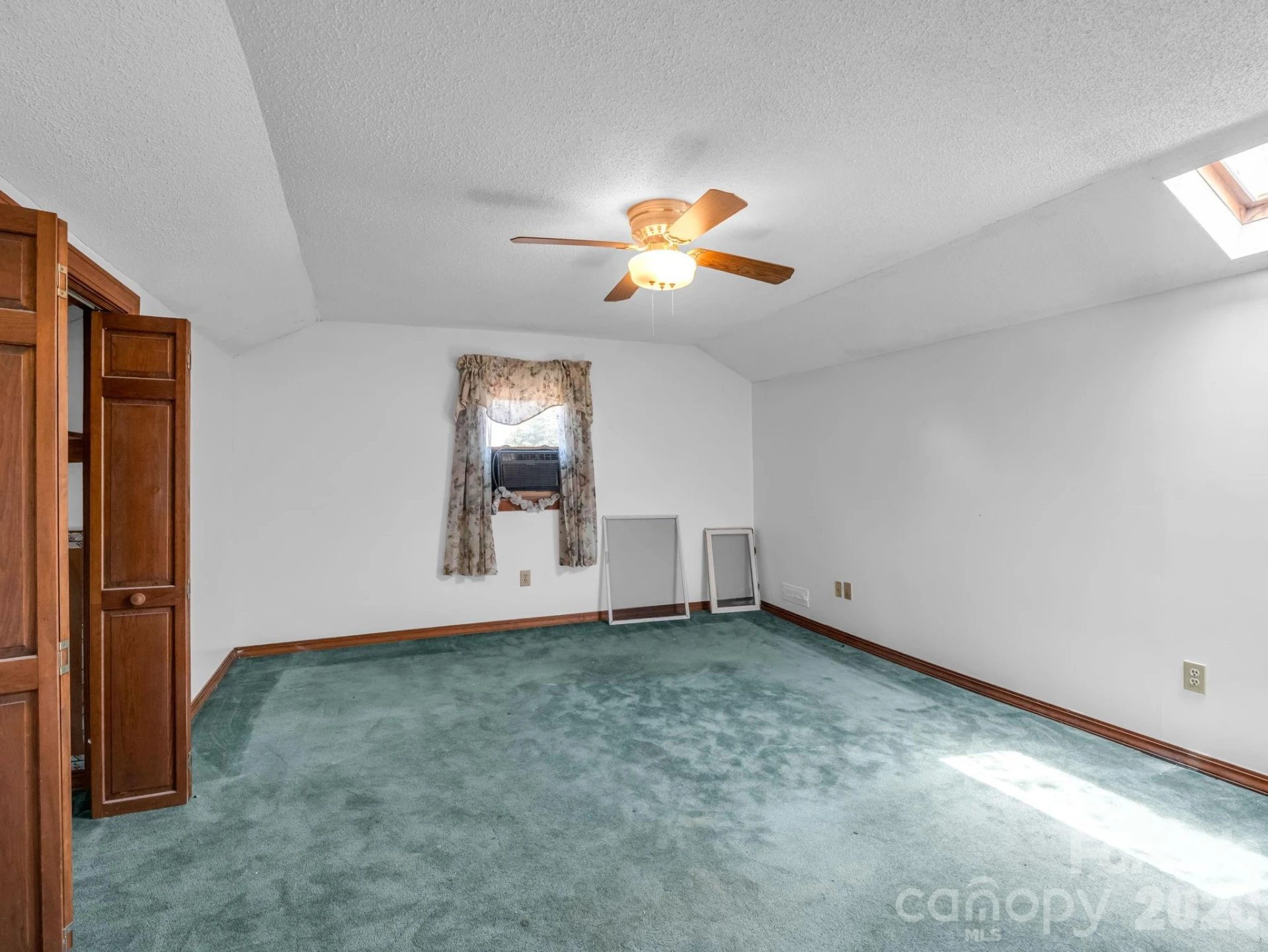202 Sunset Memorial Road - Photo 17