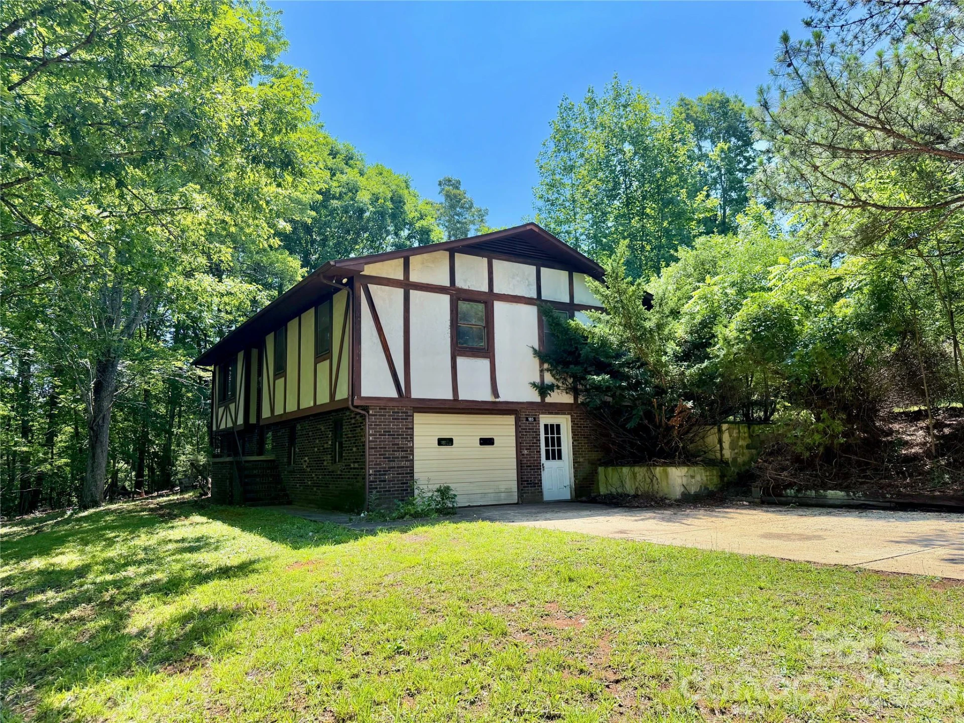 185 Dulaney Drive - Photo 2