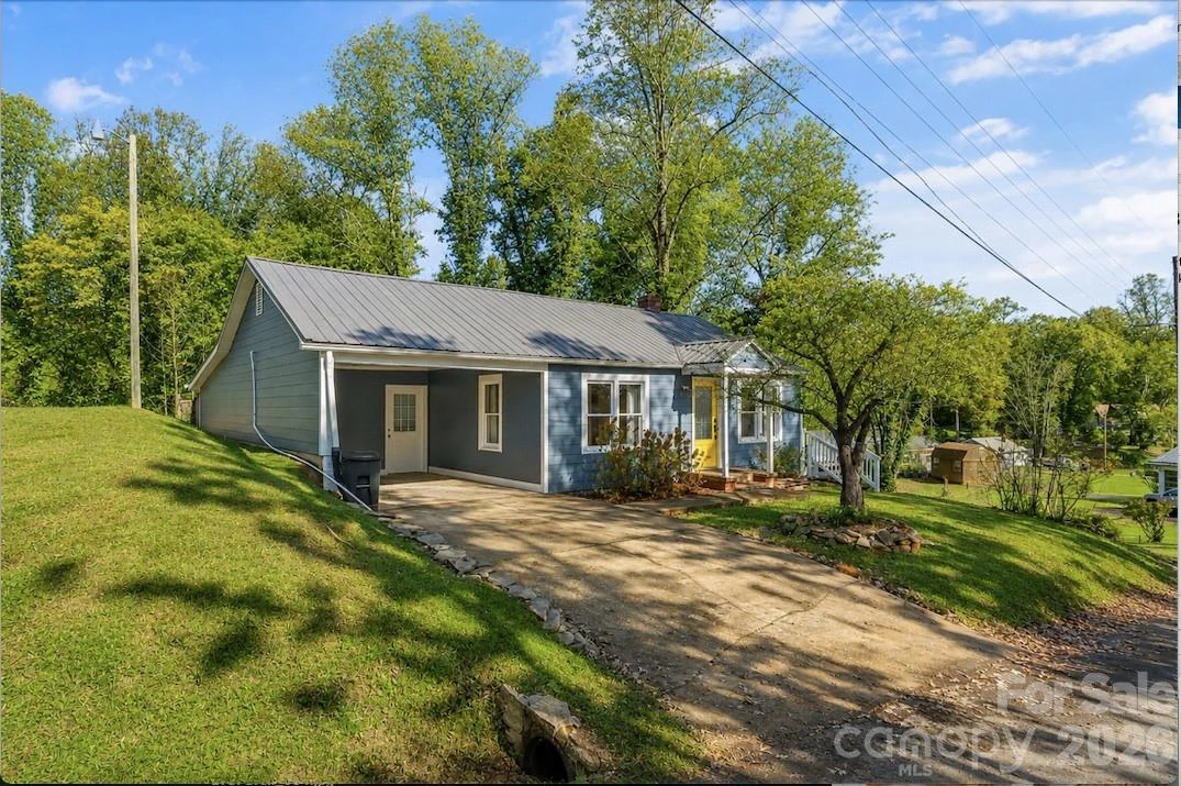 325 Dogwood Lane - Photo 3