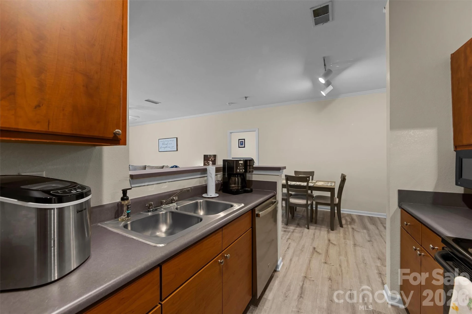 100 Vista Lake Drive #3 - Photo 8
