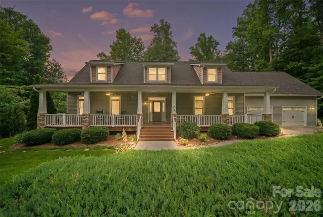 813 Beech Tree Place, Hendersonville, NC, 28792