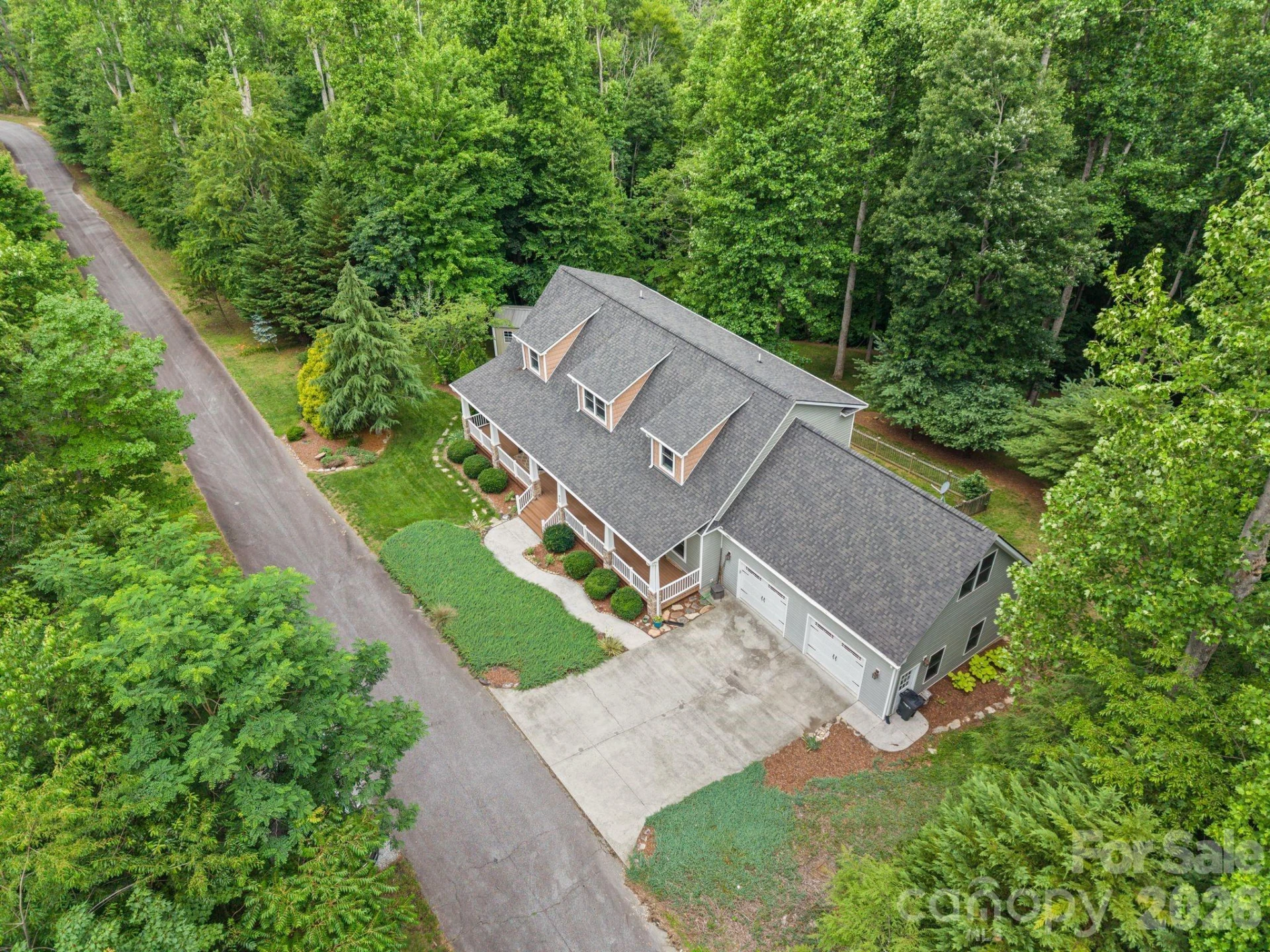 813 Beech Tree Place - Photo 2