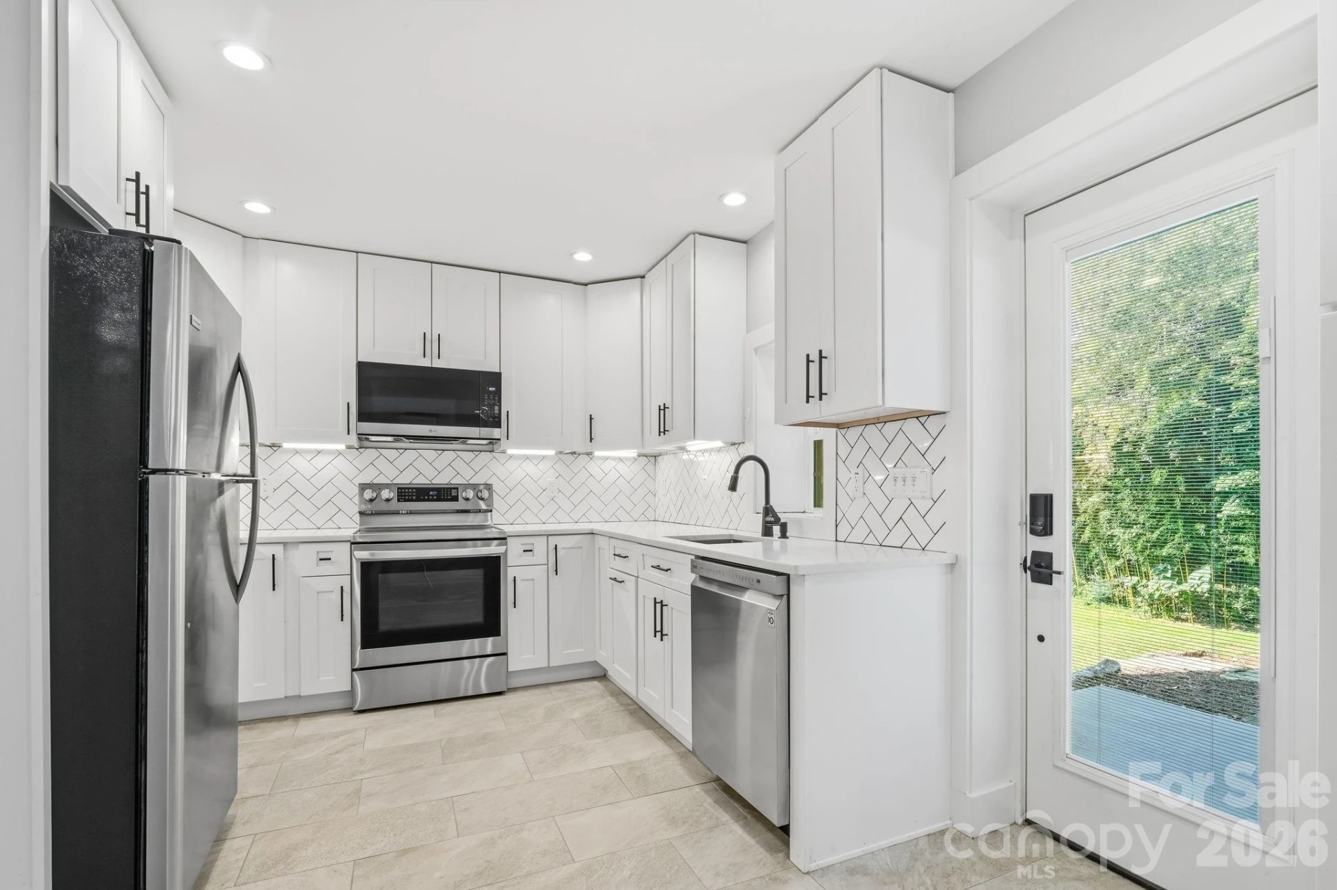 77 Trotter Place - Photo 6