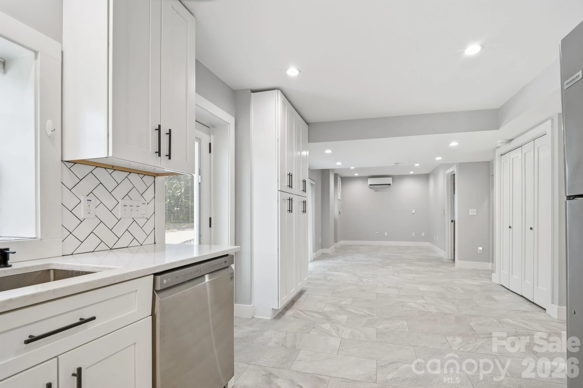 77 Trotter Place - Photo 8