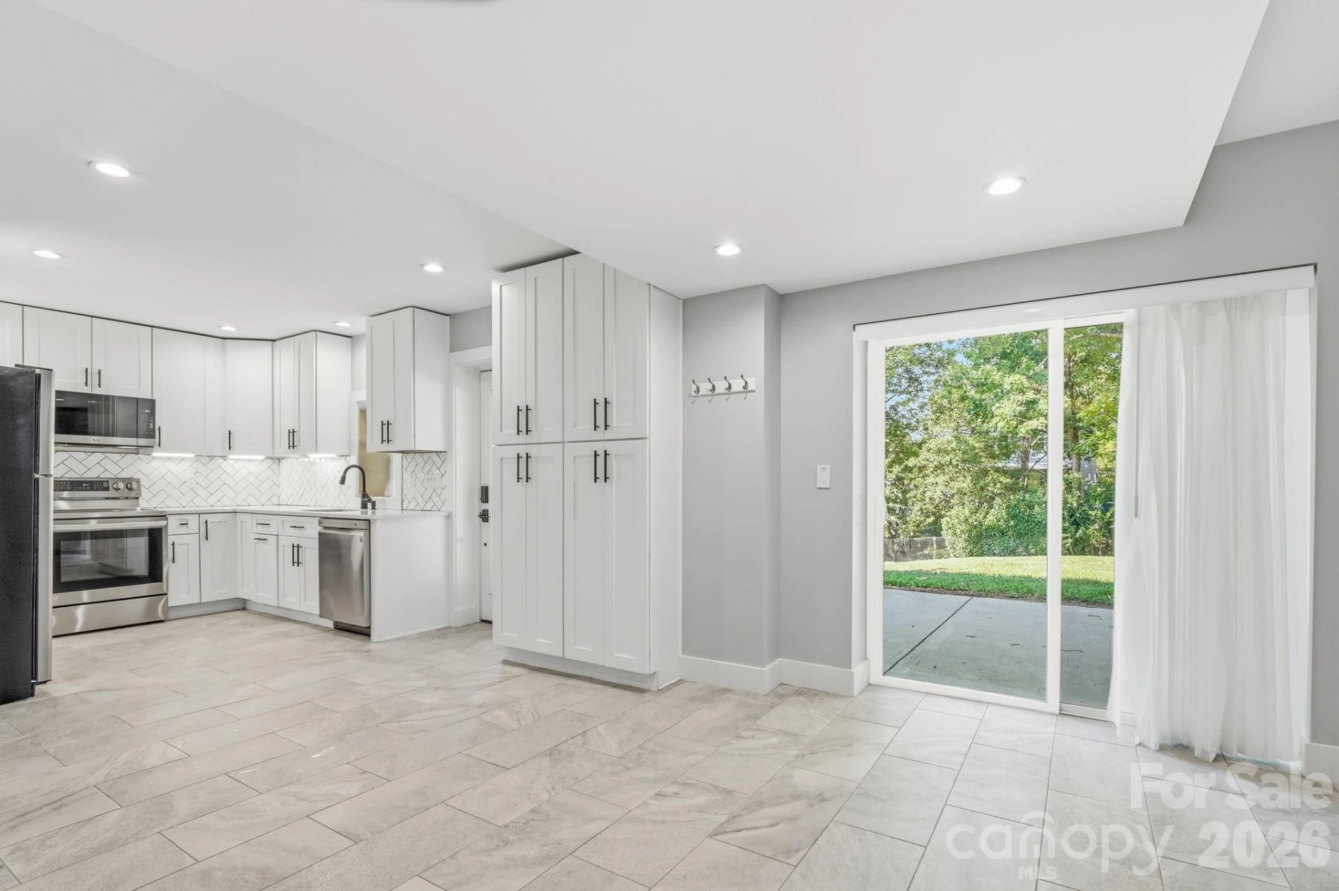 77 Trotter Place - Photo 10