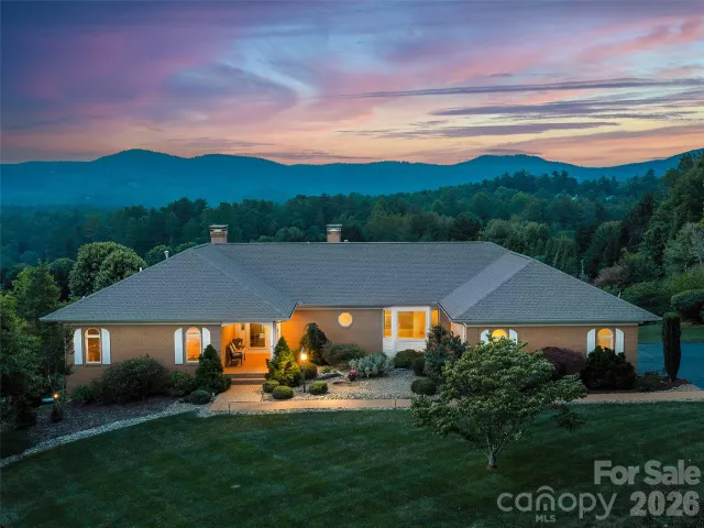 18 Thornapple Drive, Hendersonville, NC, 28739