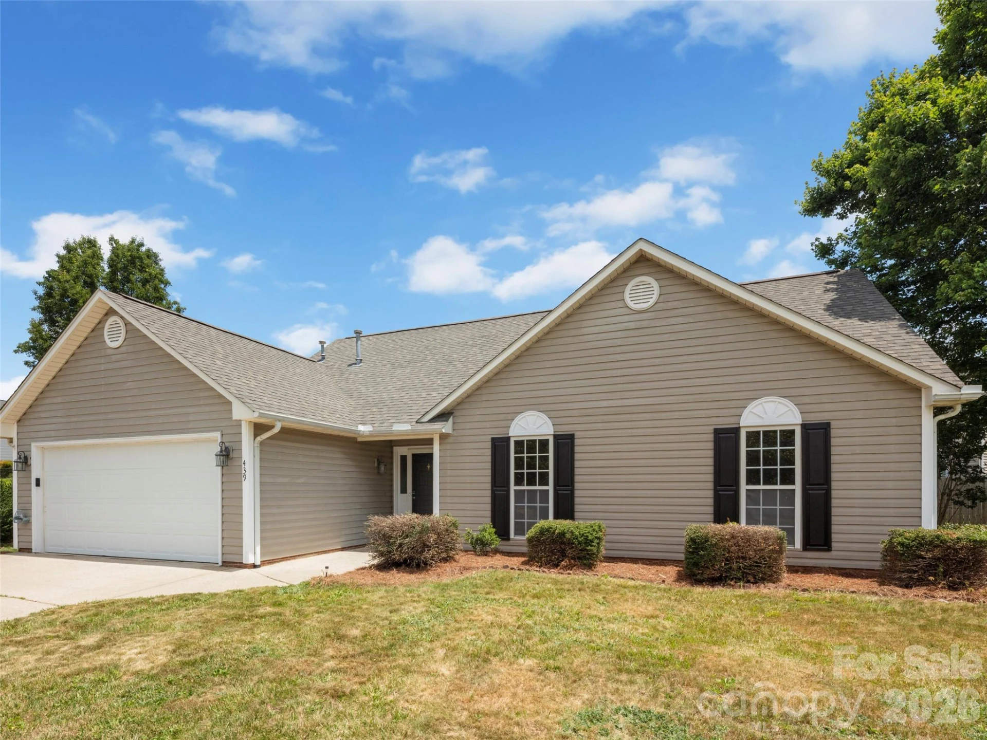 439 Glensprings Drive - Photo 2