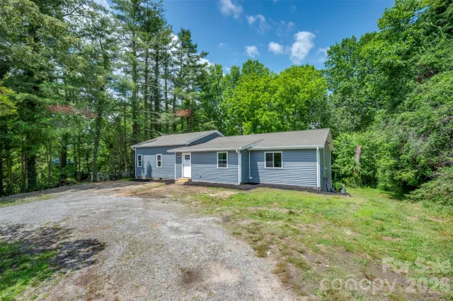 323 Stepp Avenue, Hendersonville, NC, 28739