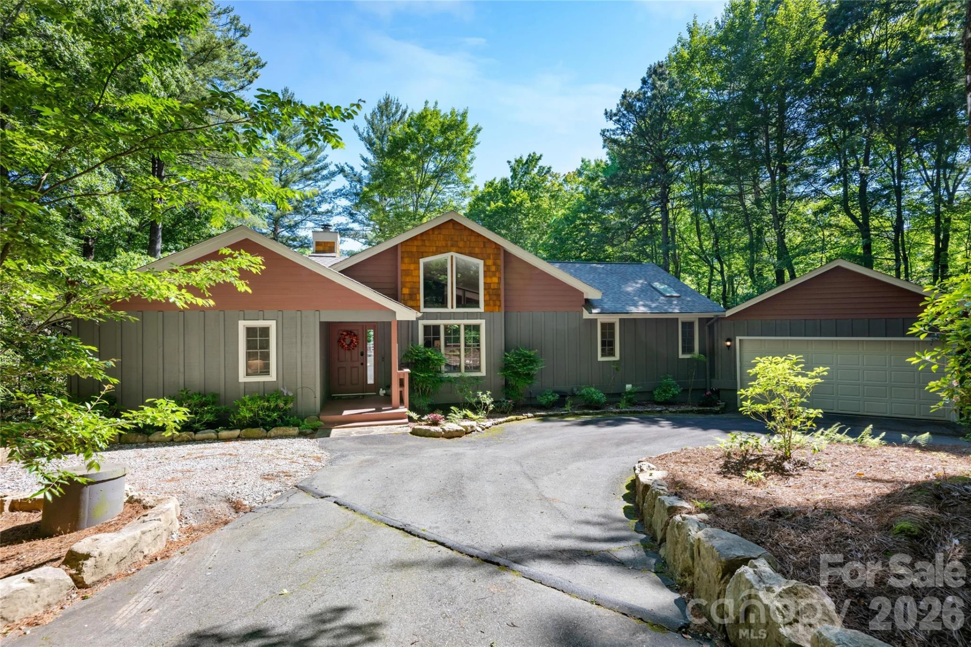 522 Toxaway Court