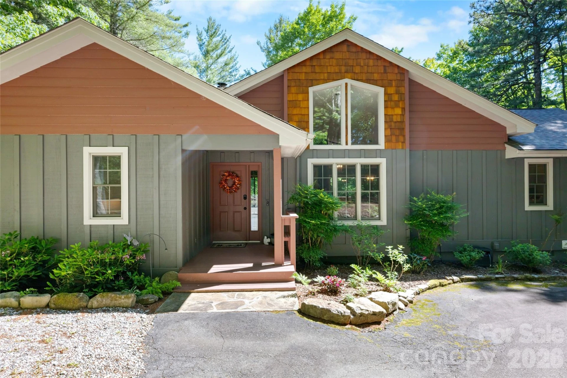 522 Toxaway Court - Photo 2