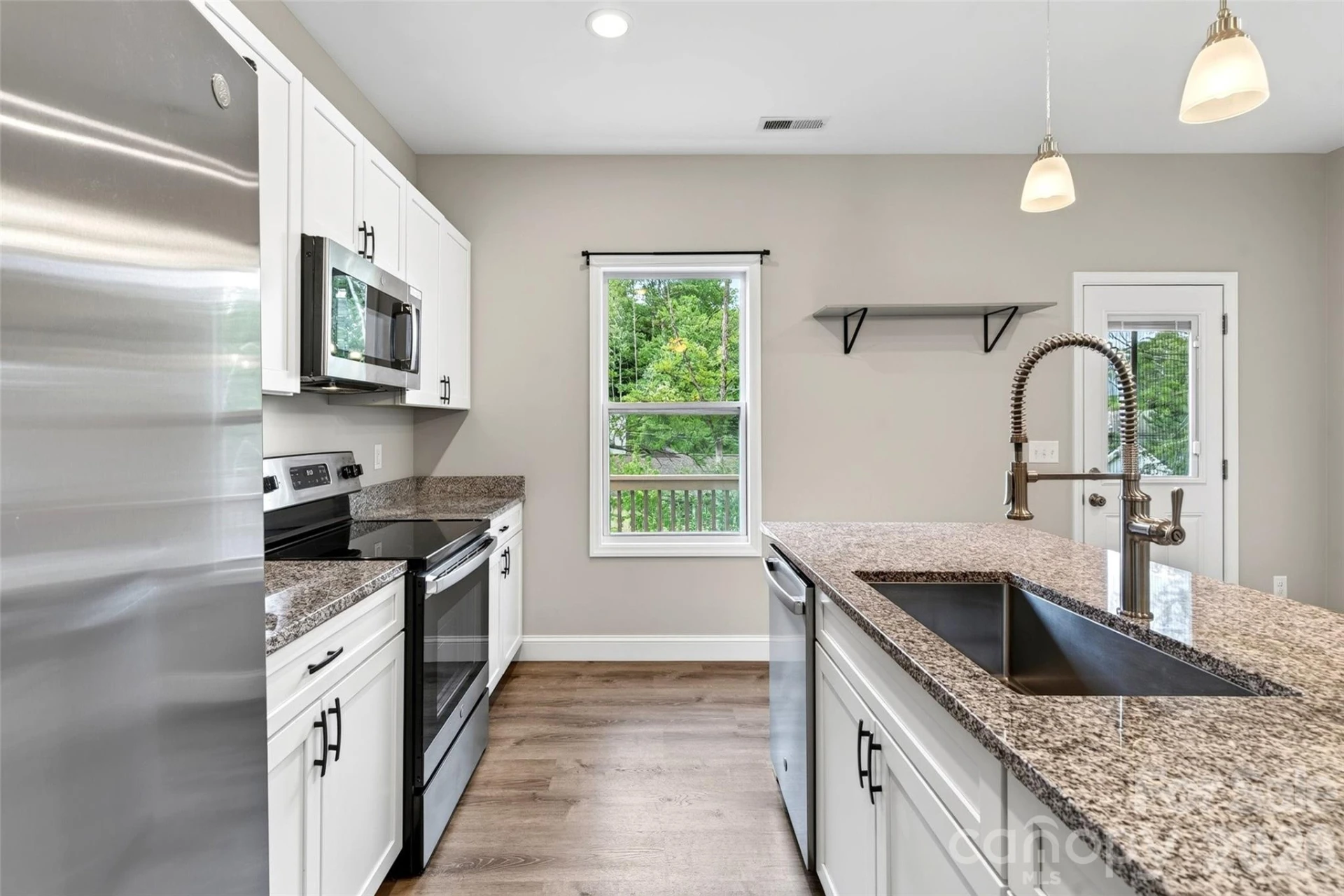 88 Walker Street - Photo 12