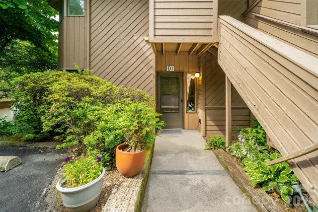 305 Piney Mountain Drive, Asheville, NC, 28805