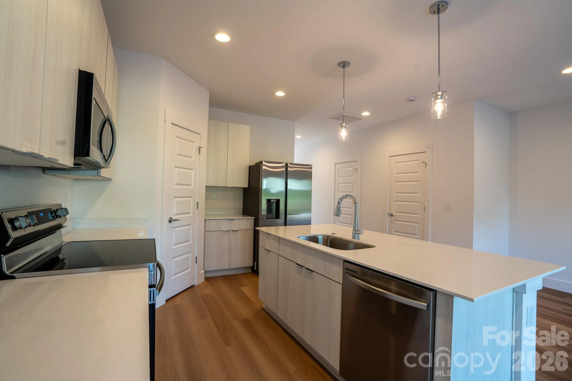 15 Bolton Street #8 - Photo 7