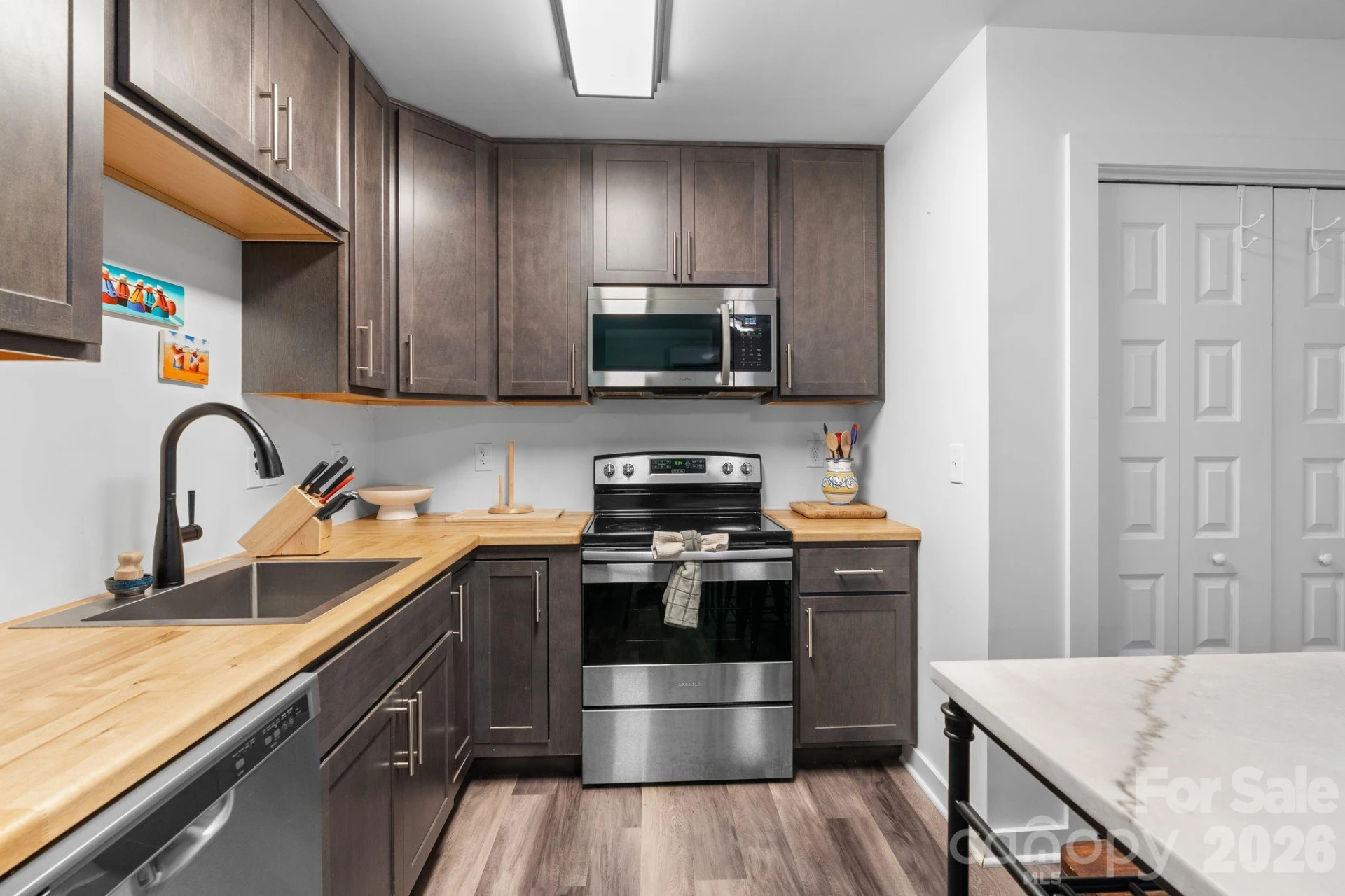 158 Simcoe Street - Photo 22