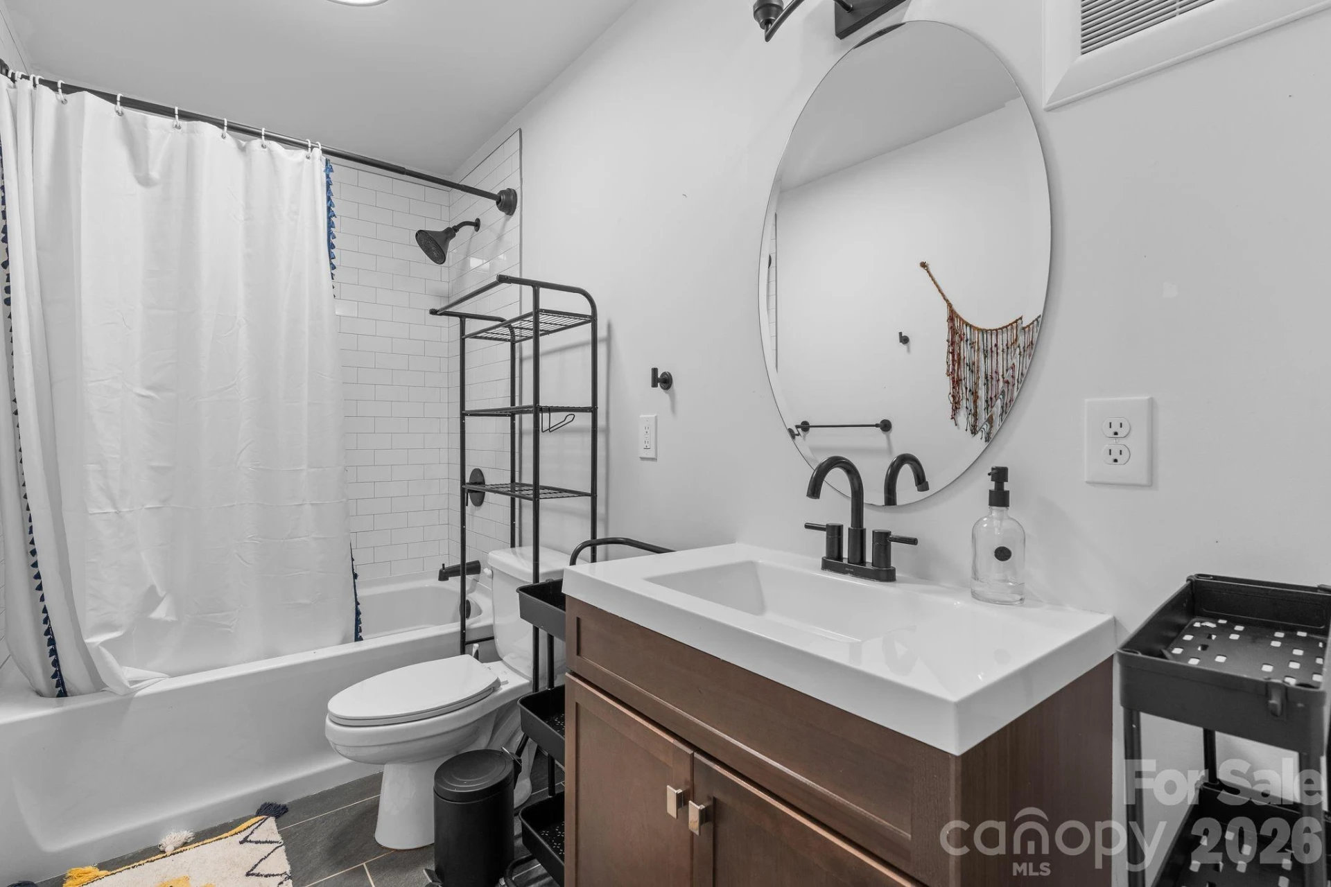 158 Simcoe Street - Photo 25
