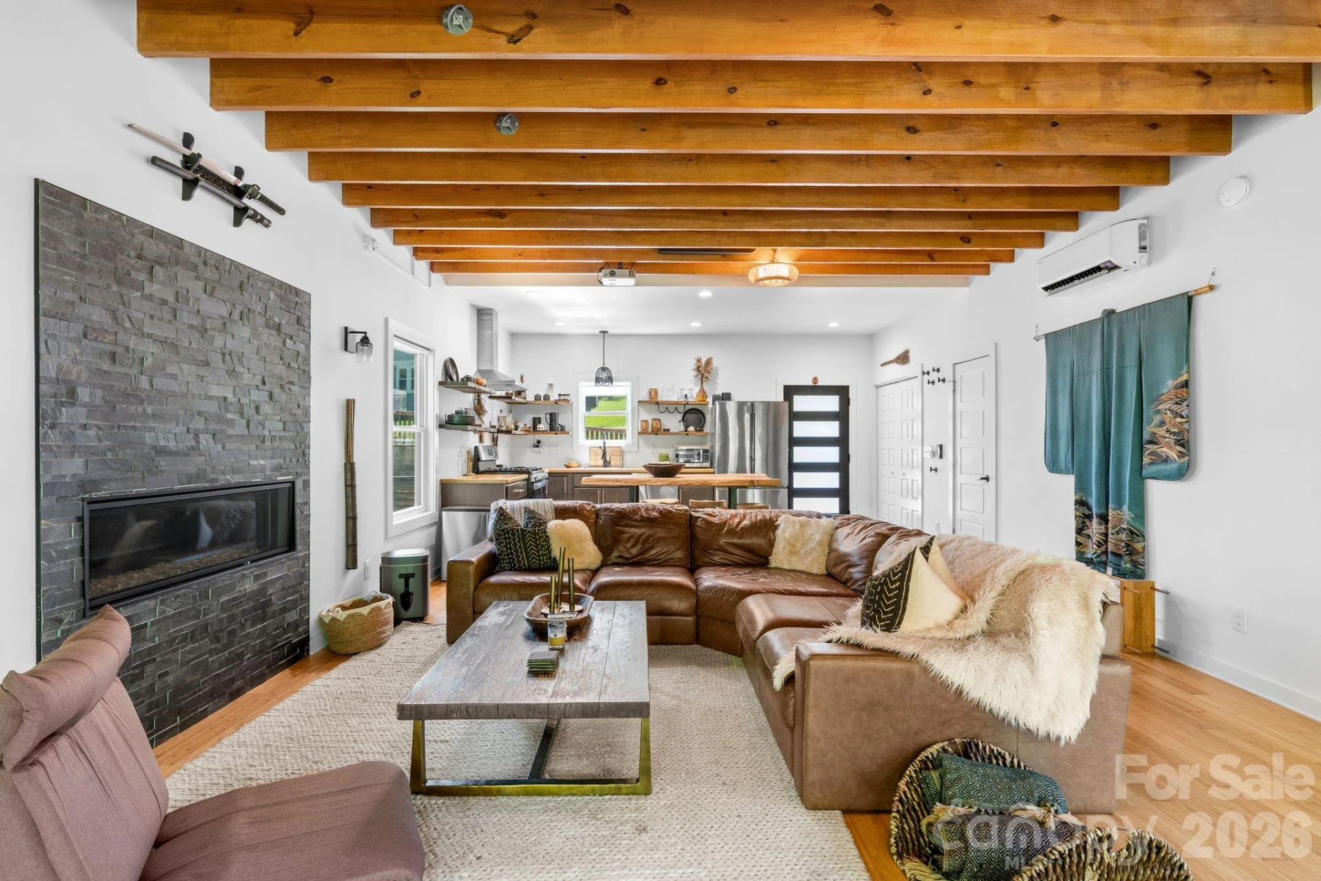 158 Simcoe Street - Photo 8