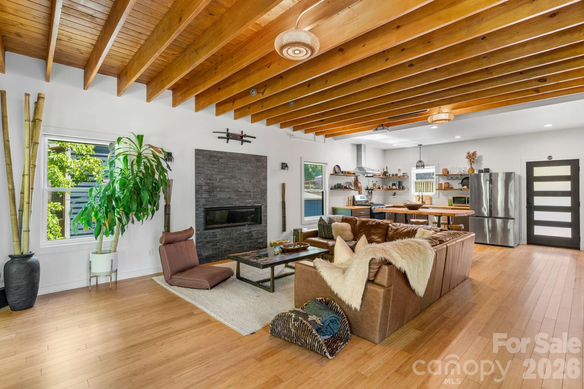 158 Simcoe Street - Photo 9