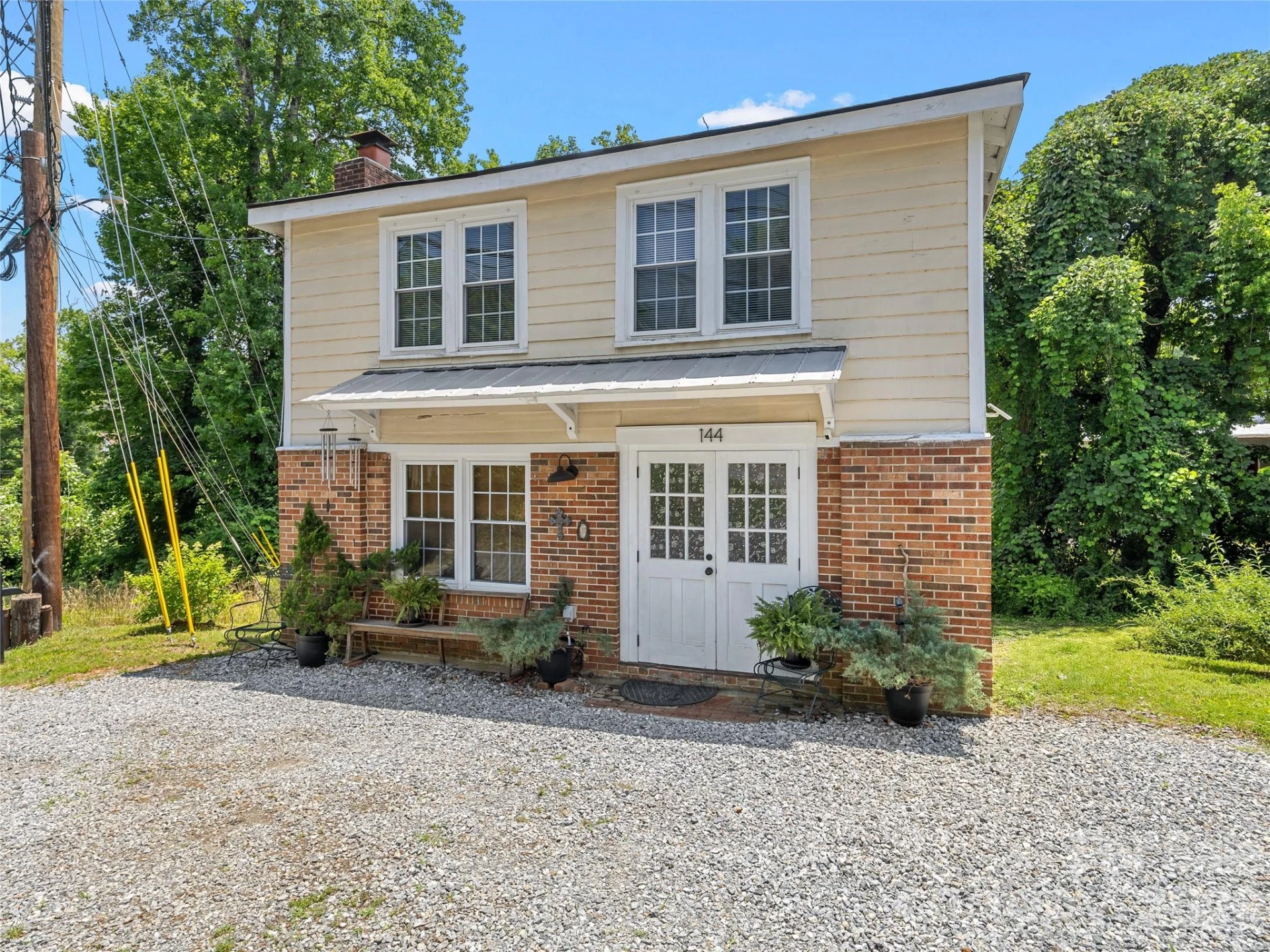 144 Howard Street - Photo 2