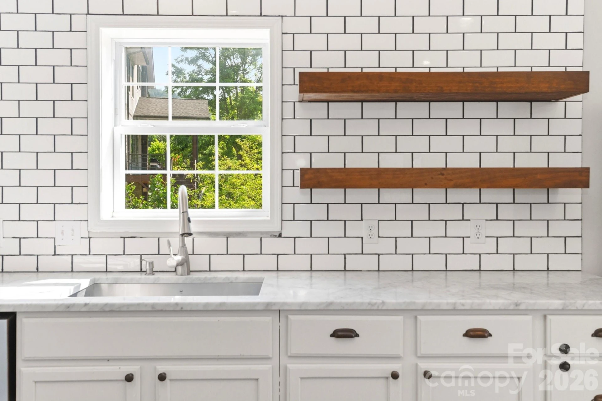 404 Stratford Road - Photo 3