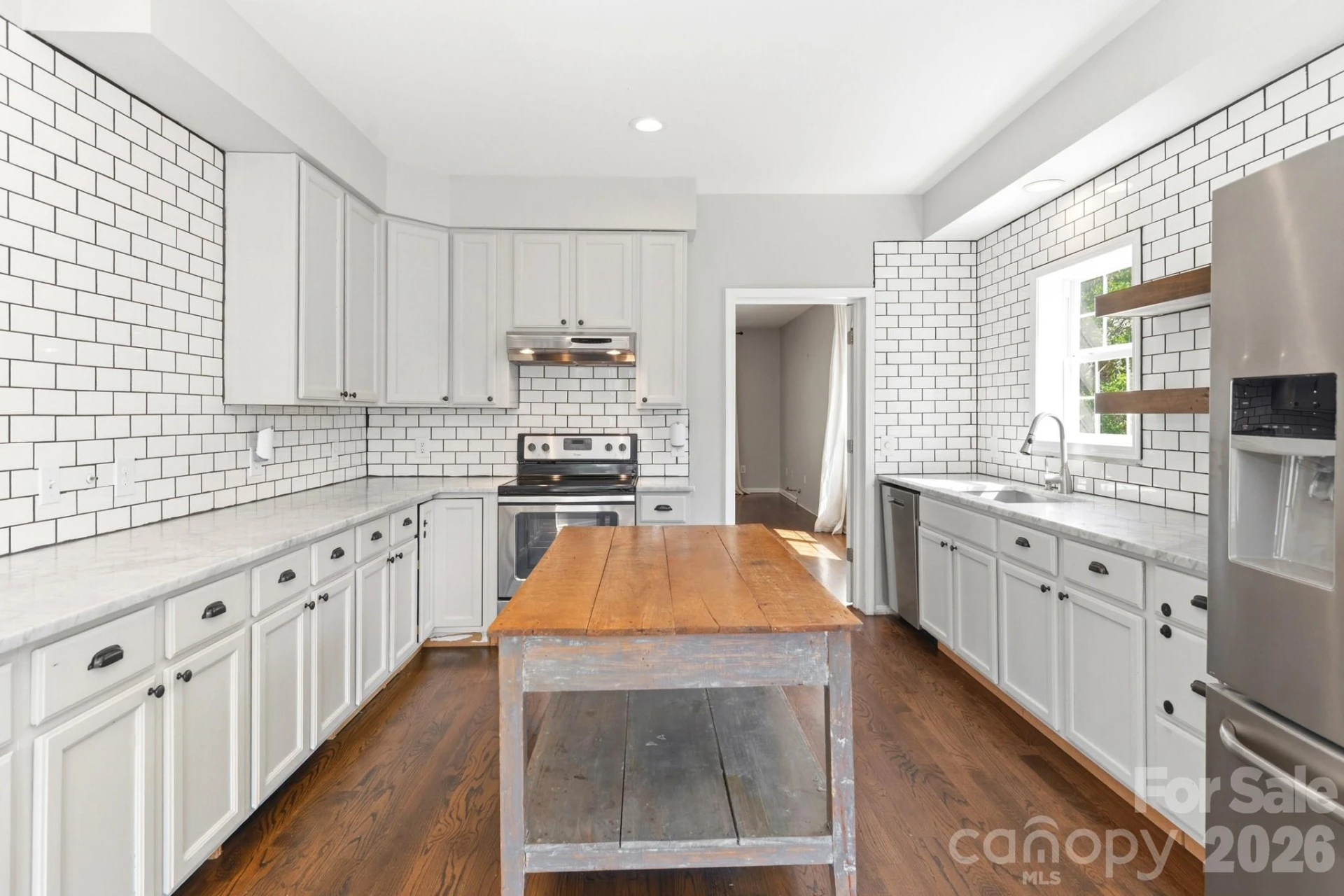 404 Stratford Road - Photo 4
