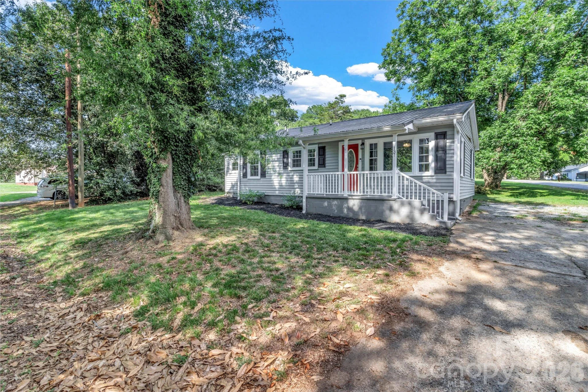 137 J E Morrow Street - Photo 3