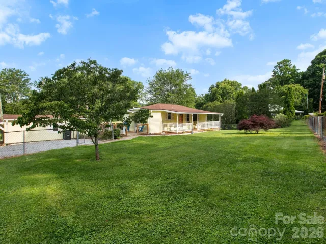 407 Hall Street, Hendersonville, NC, 28739
