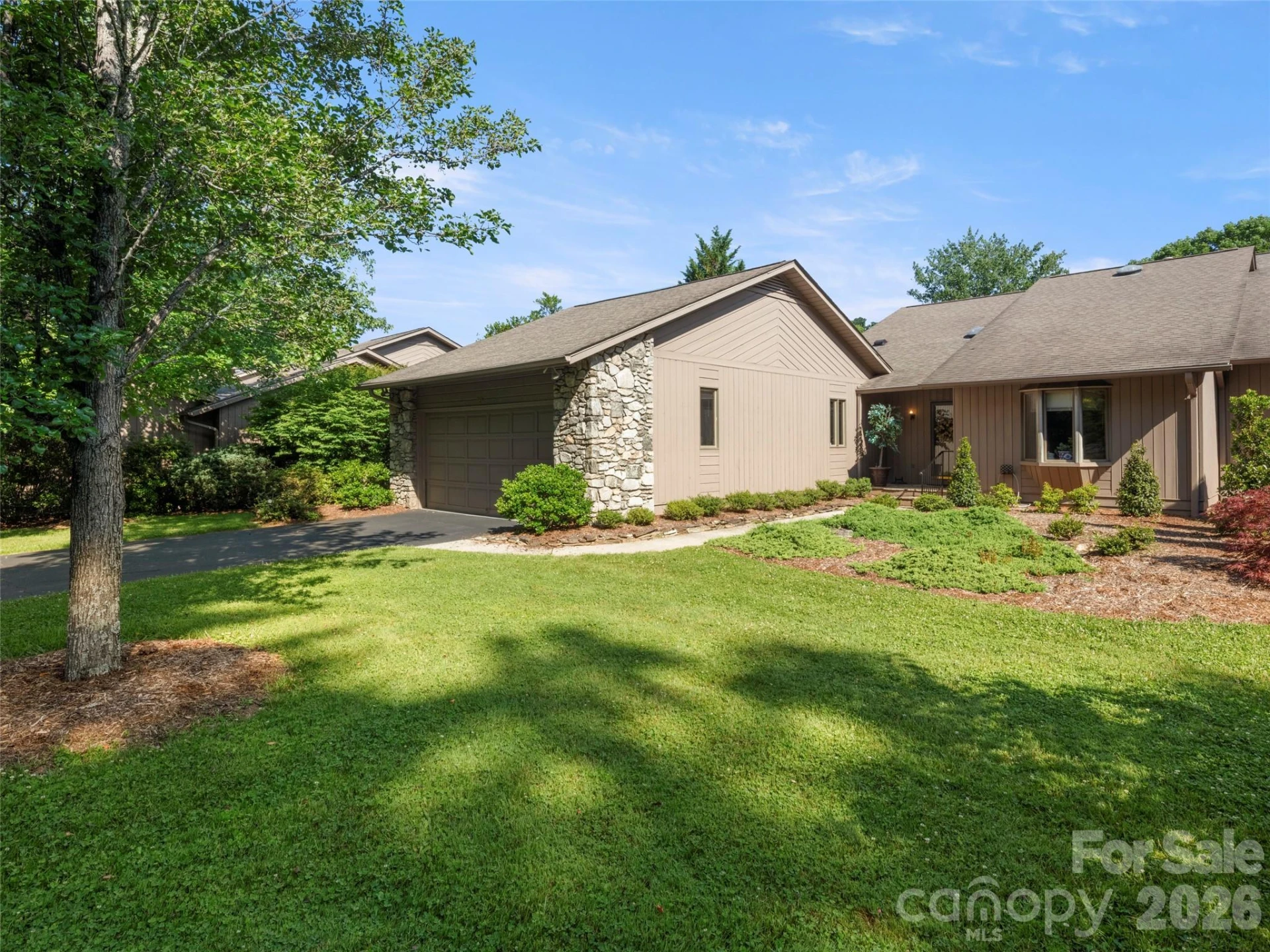 20 Clubside Drive