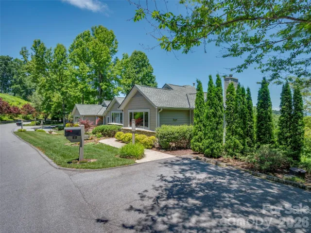 2 Meadow Ridge Lane, Hendersonville, NC, 28739