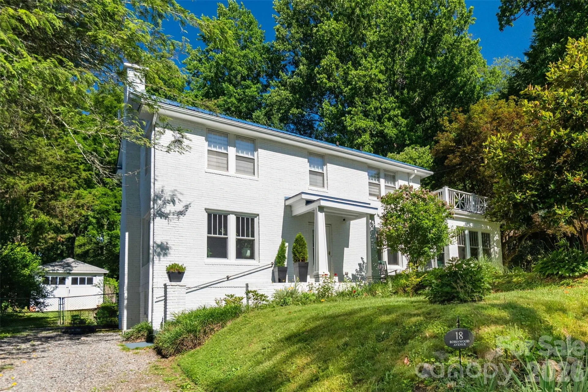 18 Robinwood Avenue
