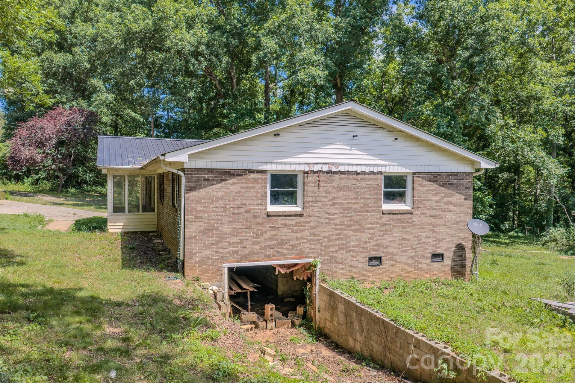 886 Pearidge Road - Photo 36