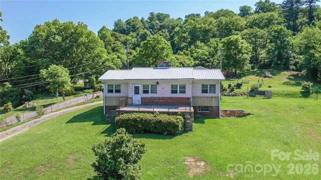 415 Weaverville Road, Asheville, NC, 28804