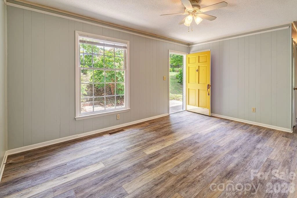 364 Pearson Drive - Photo 3