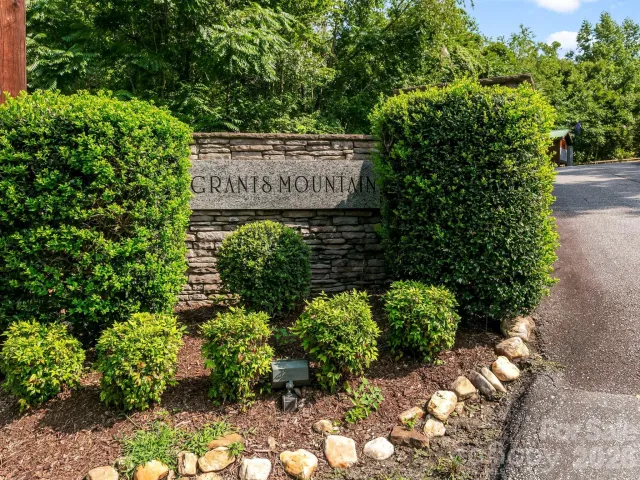 999 South View Court, Marion, NC, 28752