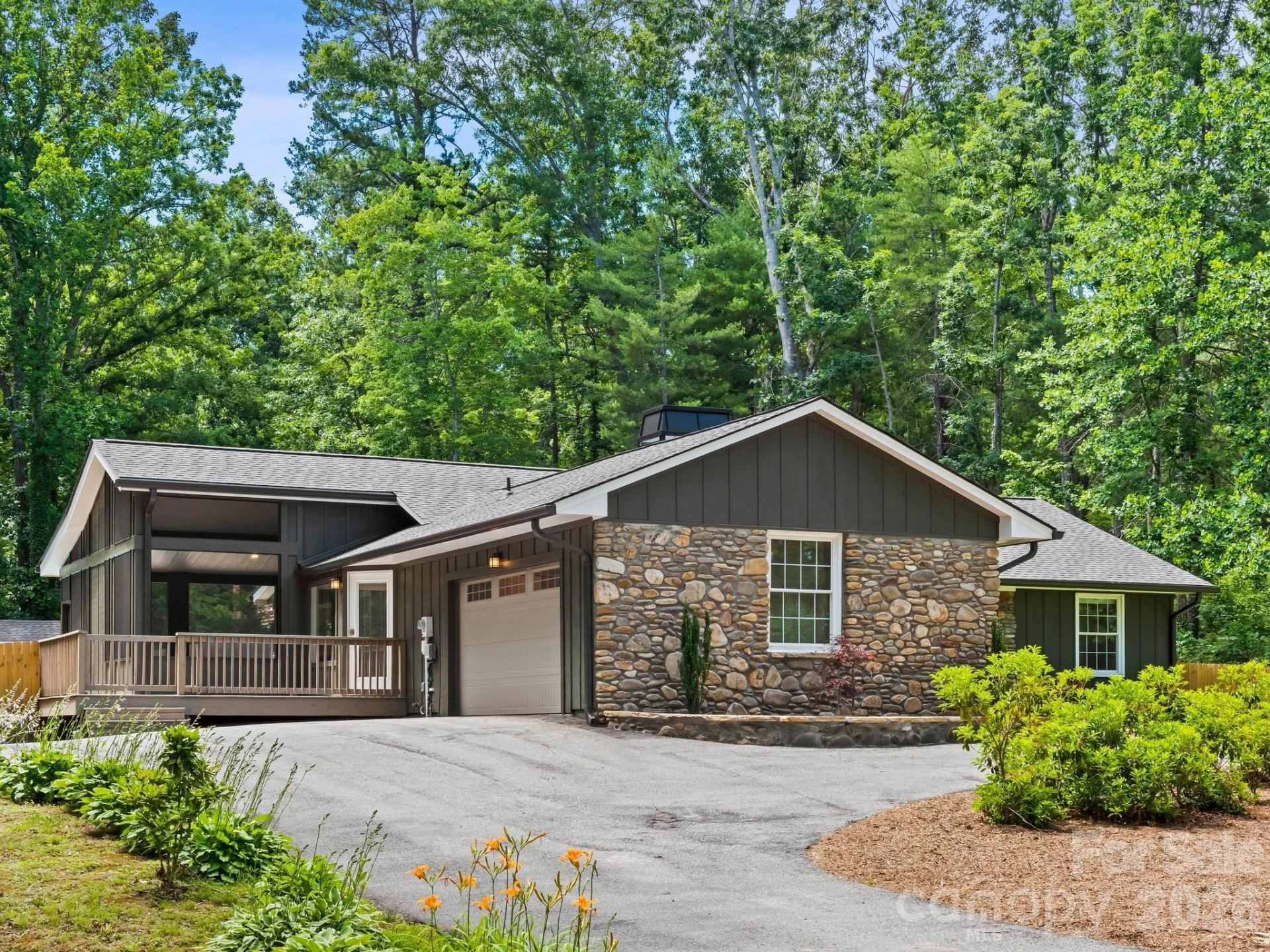 26 Glen Cove Road - Photo 3
