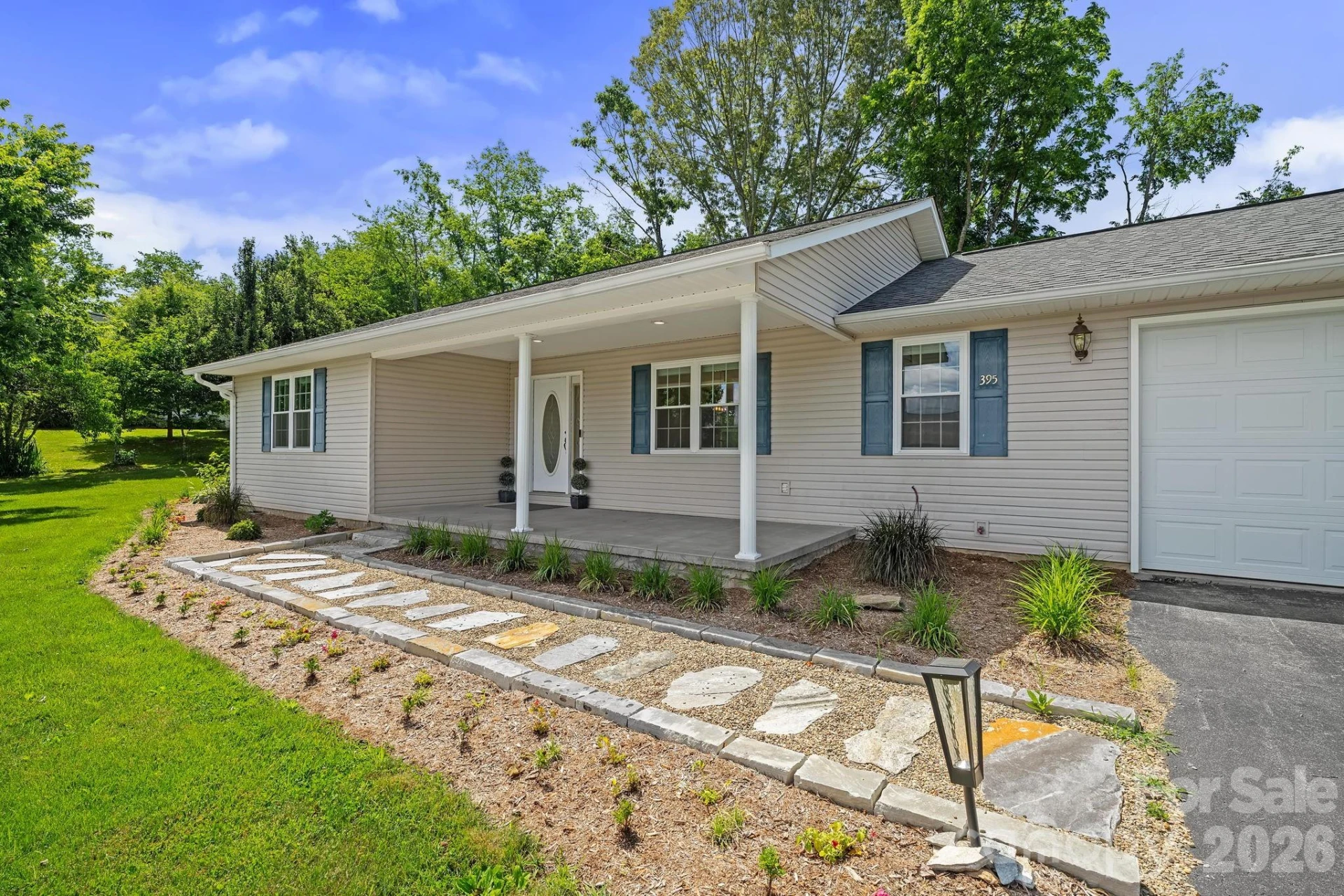 395 Spring Drive - Photo 4