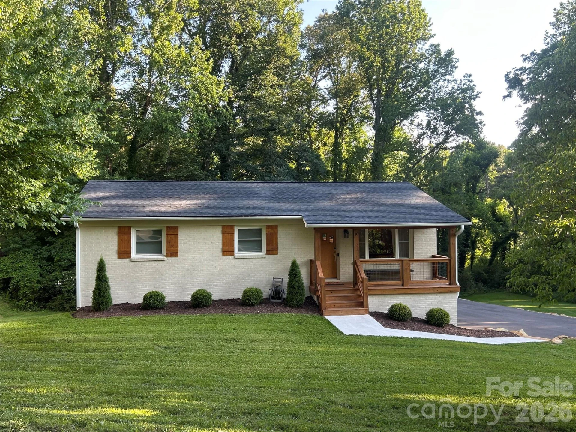 10 Oakwood Drive